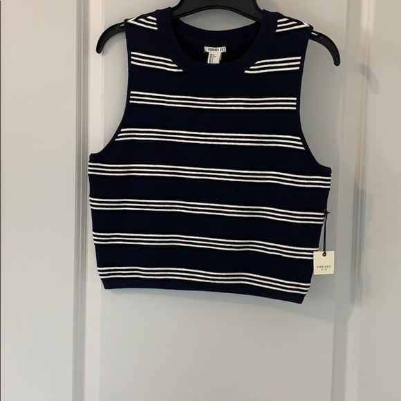NAVY STRIPED KNIT CROP TOP - Picture 3 of 5